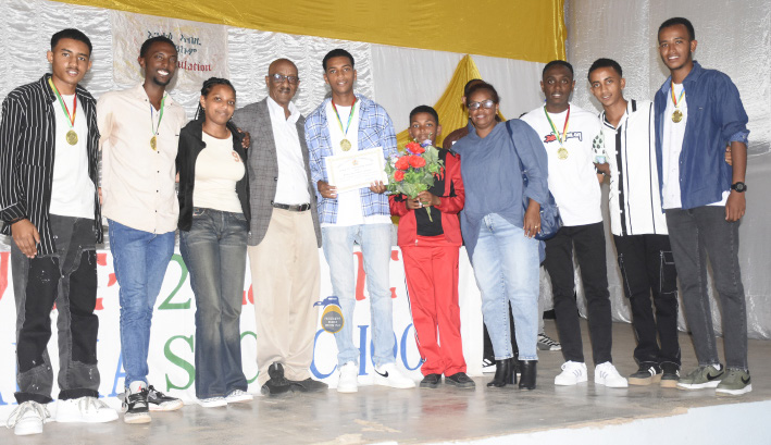 Awards to Outstanding Students

The Kohaito Award was presented to 23 outstanding students from Adi-Keih sub-zone who scored a GPA of 3.0 and above in the national school leaving examination. The awardees are members of the 37th round of the National Service.

At the ceremony