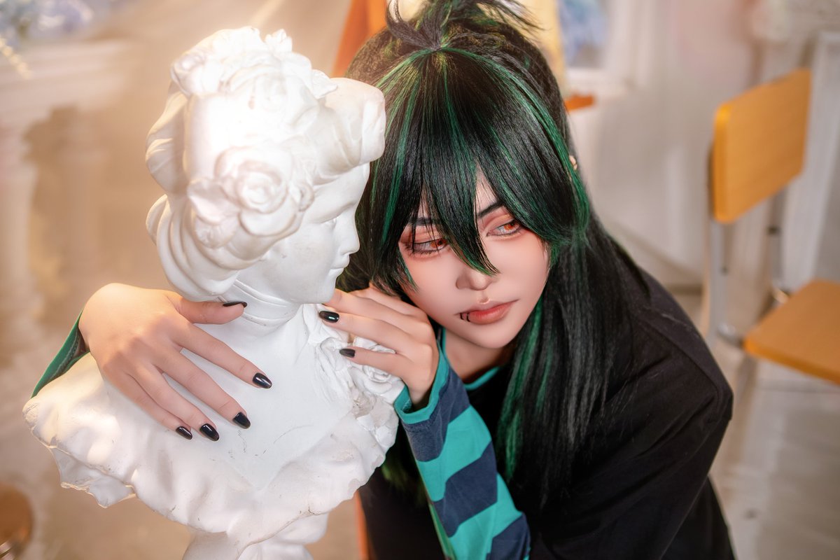 CaHe2912's tweet photo. I like my nail in this pic most heh https://t.co/pj2MxZjrK5