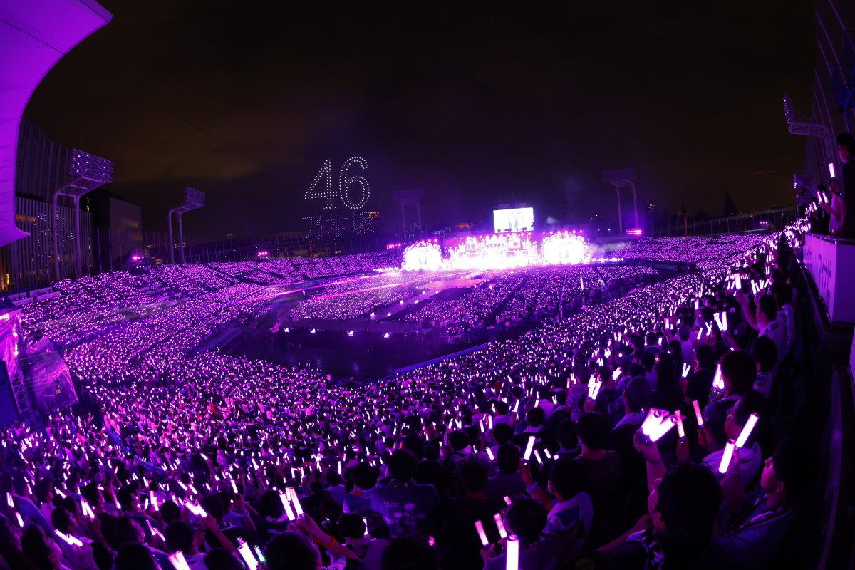 【👑乃木坂46 真夏の全国ツアー2025👑】

10回目の“聖地”神宮公演4日間完走

1100機の大規模ドローンショー＆花火の豪華演出も

⊿セトリ
mdpr.jp/music/4640427

今ツアーの総動員数は26万人、うち神宮公演は15.2万人。最終公演ではWアンコールも実施された。

#やっぱ神宮10thの夏も乃木坂だな