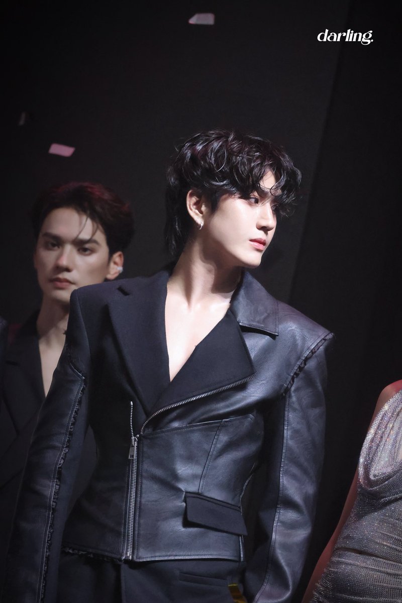 ท่ามกลางผู้คนหลากหลาย but baby you look so shine 💫

JIMMYSEA AVOCEAN AT MCHOICE25

#MyMagicProphecyEP7
#sea_tawinan <a href="/Sea_tawinan/">Inthu, Tarotist | ปิดรับดูดวงชั่วคราว (ลาพักใจ) 🔮</a>