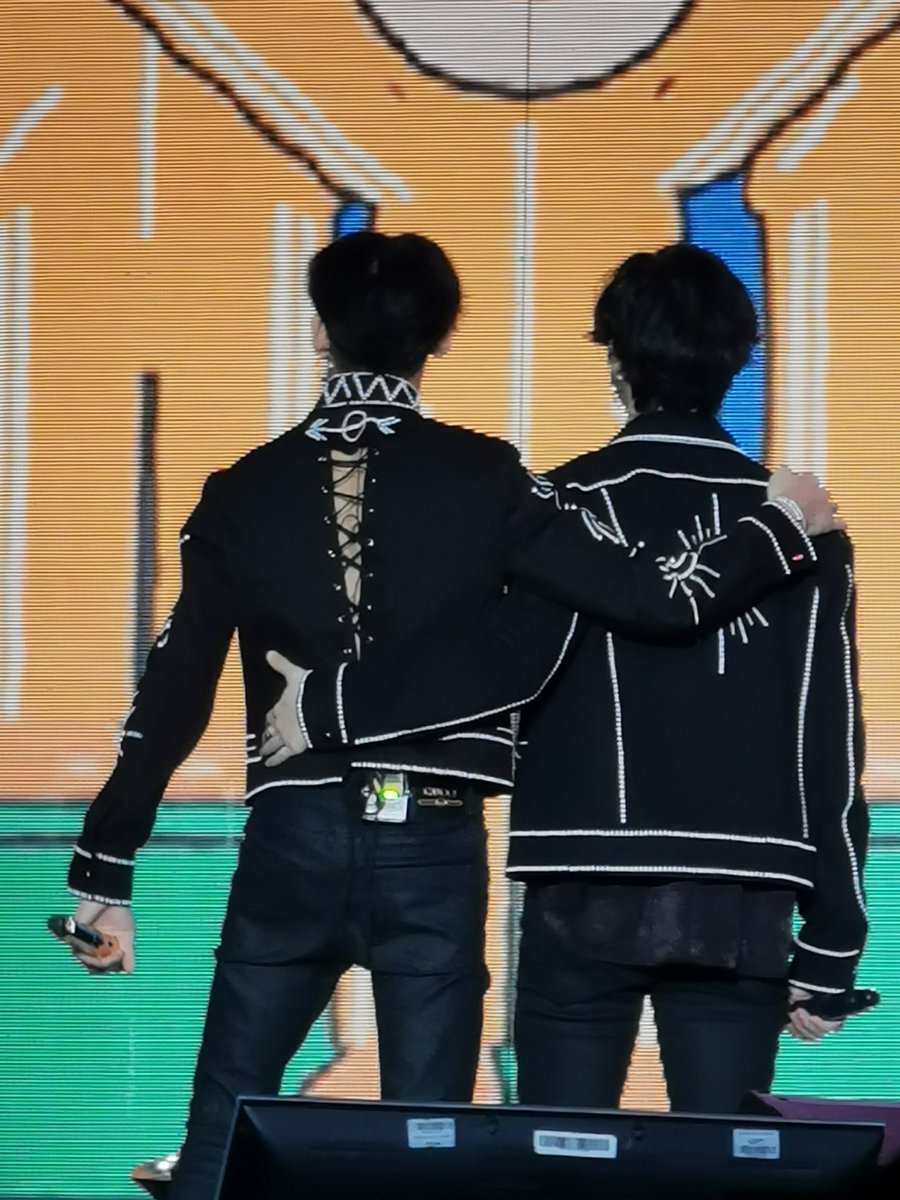 dailyBBam's tweet photo. #JAYB #BamBam #재범 #뱀뱀 https://t.co/TyX22y2bsG
