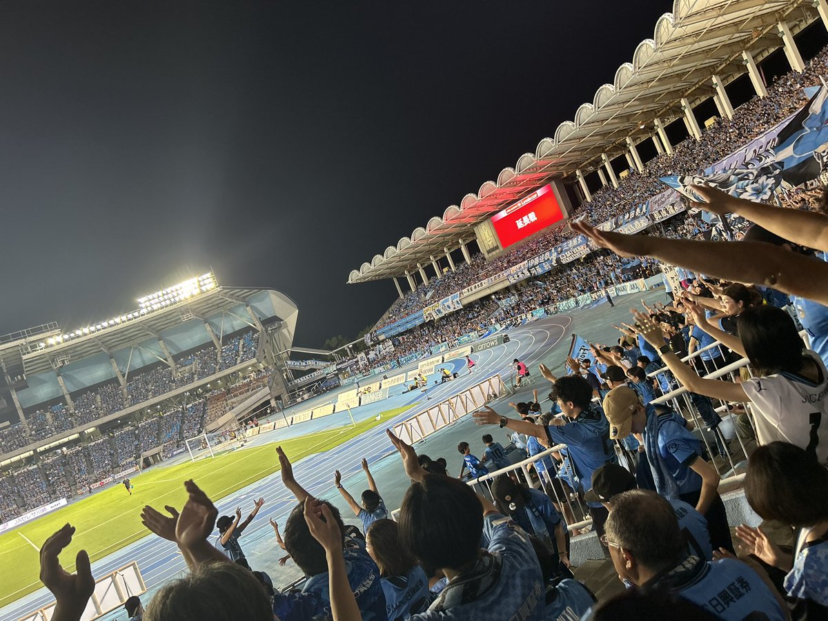 Kouki237's tweet photo. 川崎フロンターレvs 浦和レッズ
延長戦まで激アツだった⚽️
川崎ひとまず、ナイスゲームでした。
伊藤達也様、5試合連続ゴール流石です

21時以降も鳴り物されてた応援の姿勢と
一体感は見習うべきところあるのでは。

#川崎フロンターレ https://t.co/XZsE5cmdU1