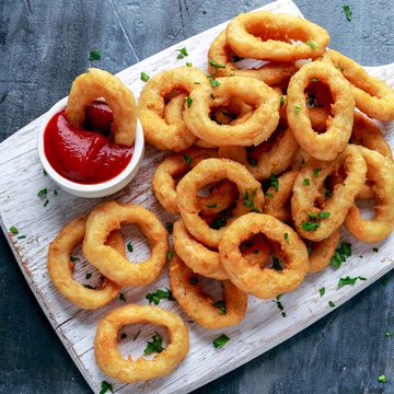 FoodPleaser's tweet photo. Mozzarella Sticks or Onion Rings? https://t.co/GuUaWMtdxc