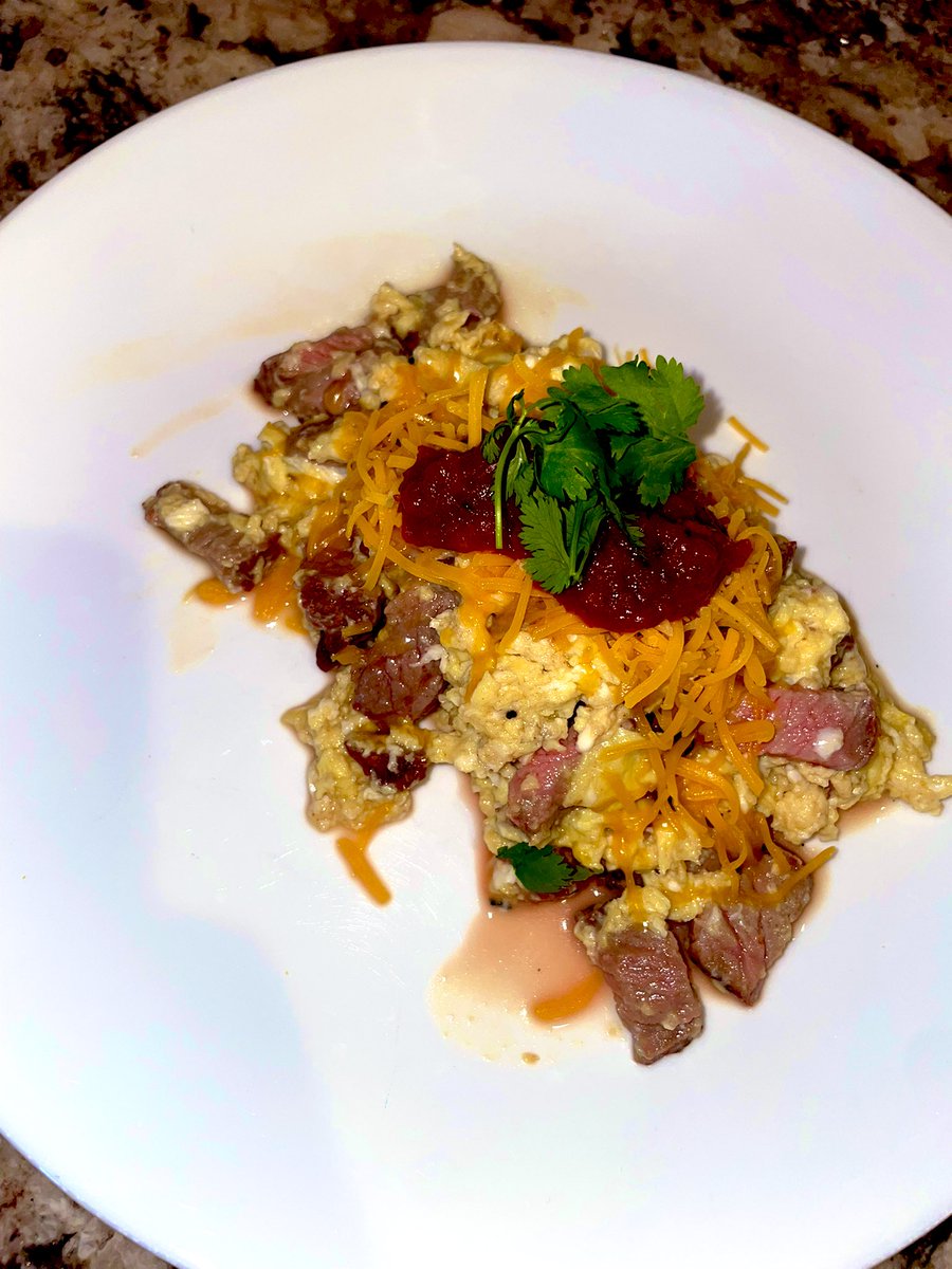 VatoBlancoStore's tweet image. Leftover ribeye and eggs with Cinco medium salsa. I’m full again.