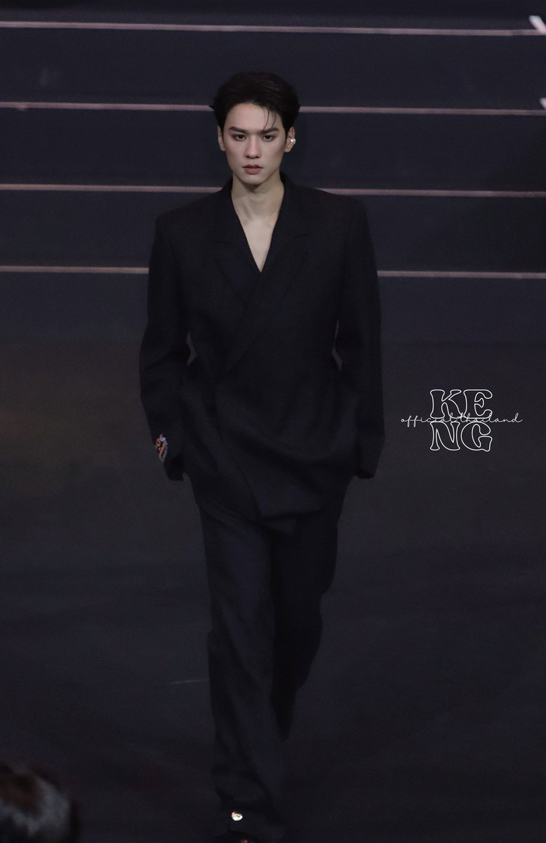 บุคคลที่ขมวดคิ้วได้หล่อที่สุดในโลก
จัดอันดับโดยกุ