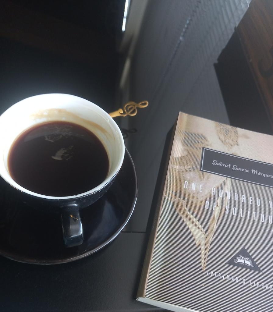 freedom3635's tweet photo. Drink coffee, read a good book,listen to some great music, and don't think about anything for a few minutes
Maybe this is the meaning of life😊🙂🙂😊
#OneHundredYearsOfSolitude 📖 ♥️
#Gabrielagarcia https://t.co/AiRkYCrZTx