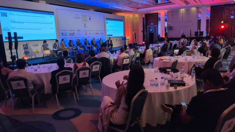 SonacosS's tweet photo. 🌍✨ La SONACOS SA a participé à la #WSPC2025 à Istanbul.
Notre DG, Elhadji Ndane Diagne, y a présenté la vision et les ambitions de la société, affirmant le retour de la SONACOS sur la scène internationale du marché de l’arachide et de l’huile.
#SONACOS #madeinsenegal https://t.co/Lf2dZ7H0cT