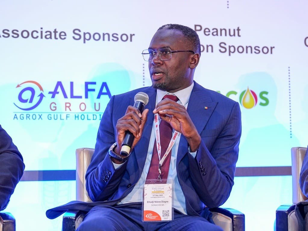 SonacosS's tweet photo. 🌍✨ La SONACOS SA a participé à la #WSPC2025 à Istanbul.
Notre DG, Elhadji Ndane Diagne, y a présenté la vision et les ambitions de la société, affirmant le retour de la SONACOS sur la scène internationale du marché de l’arachide et de l’huile.
#SONACOS #madeinsenegal https://t.co/Lf2dZ7H0cT
