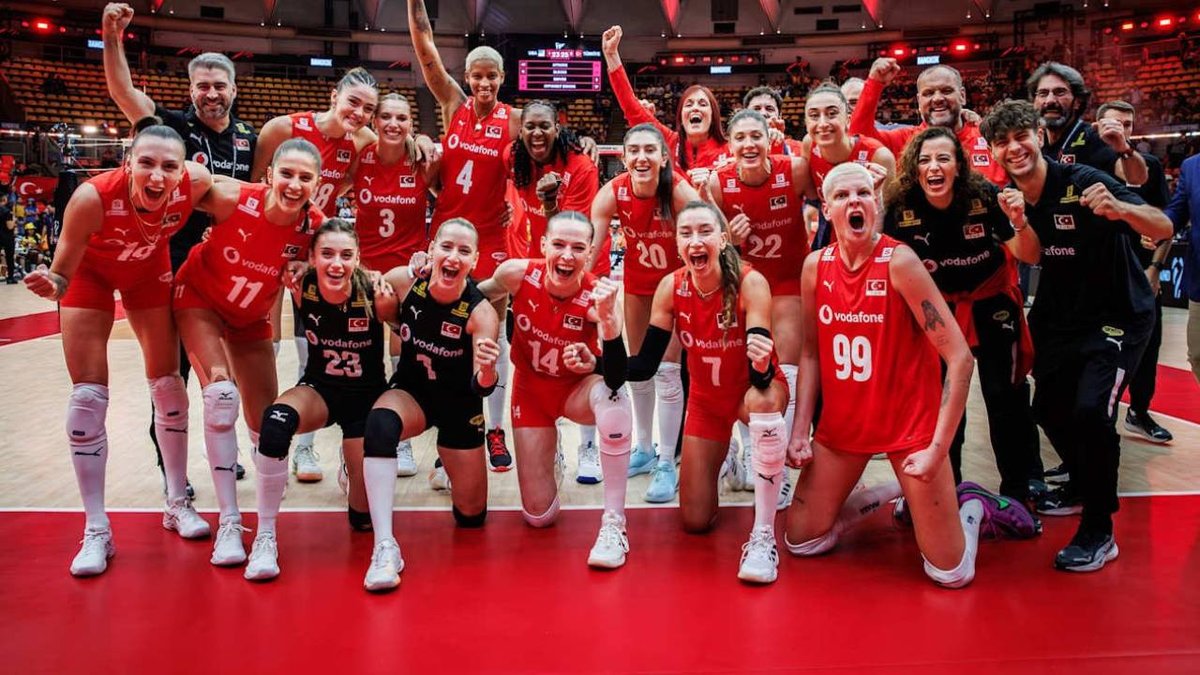 Canınız sağolsun kızlar.
Dünya ikincisi olarak yaşattığınız gurur ve sevinç için teşekkürler...
#FileninSultanları