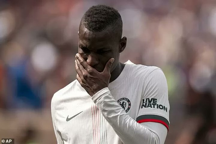 Jackson hasn’t kicked a ball for Bayern yet but he’s already getting the same treatment Mane got at the club.💔