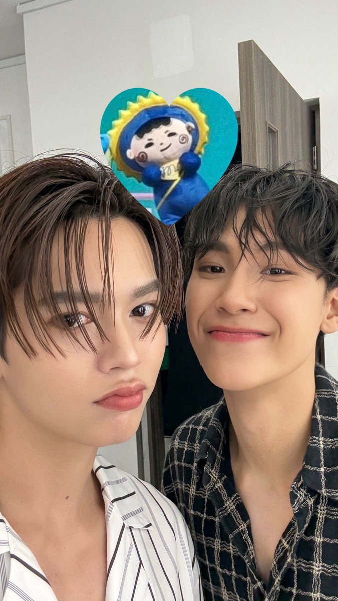 วันนี้รอกันนานมั้ยย ขอบคุณที่มาหาจูม้าคโม่นะค้าบบ ฝนตกกลับบ้านกันดีๆนะเป็นห่วง 🤍🫶🏻

JUMARKMO MCMA 2025

#MchoiceMintAwards2025