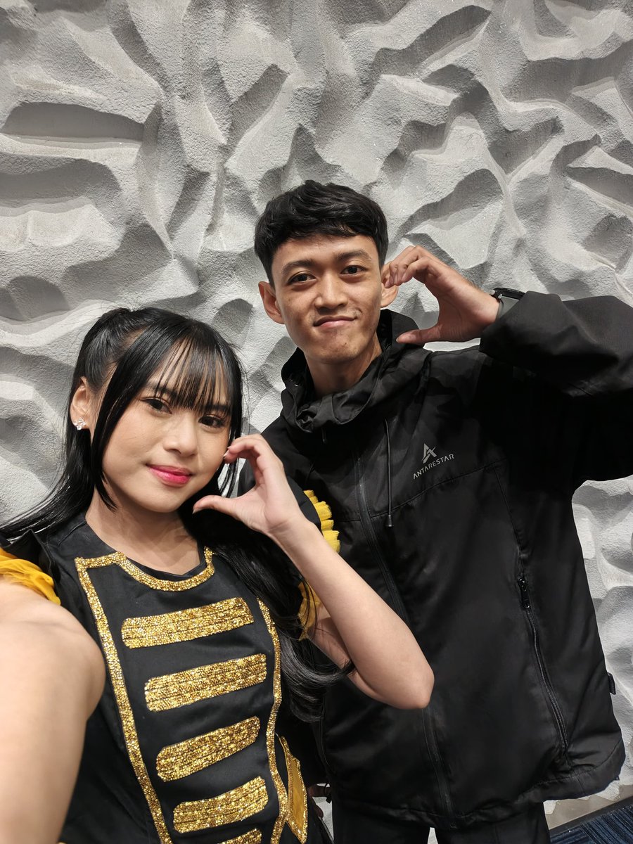 cerita dikit, berhubung libur jadi bertemu mereka. tektok krw-jkt ya pegel dikit tapi gapapa karena bertemu mereka😄. dah gitu aja bsk lanjut ke pwk (kerja)💪. terimakasih yah <a href="/upgirls_eve/">Eve🦋</a> <a href="/upgirls_nay/">Nay🦩</a> selamat istirahat 🫶🫶