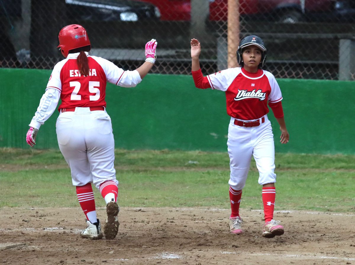 Territorioscore's tweet photo. En duelo de la jornada 18 del IX Torneo de la  Liga de Softbol Princesa Donají, las Diablas de San Sebastián, Etla vencieron por pizarra de 10-8  a la novena de White Sox https://t.co/IJWqNOvlOQ
