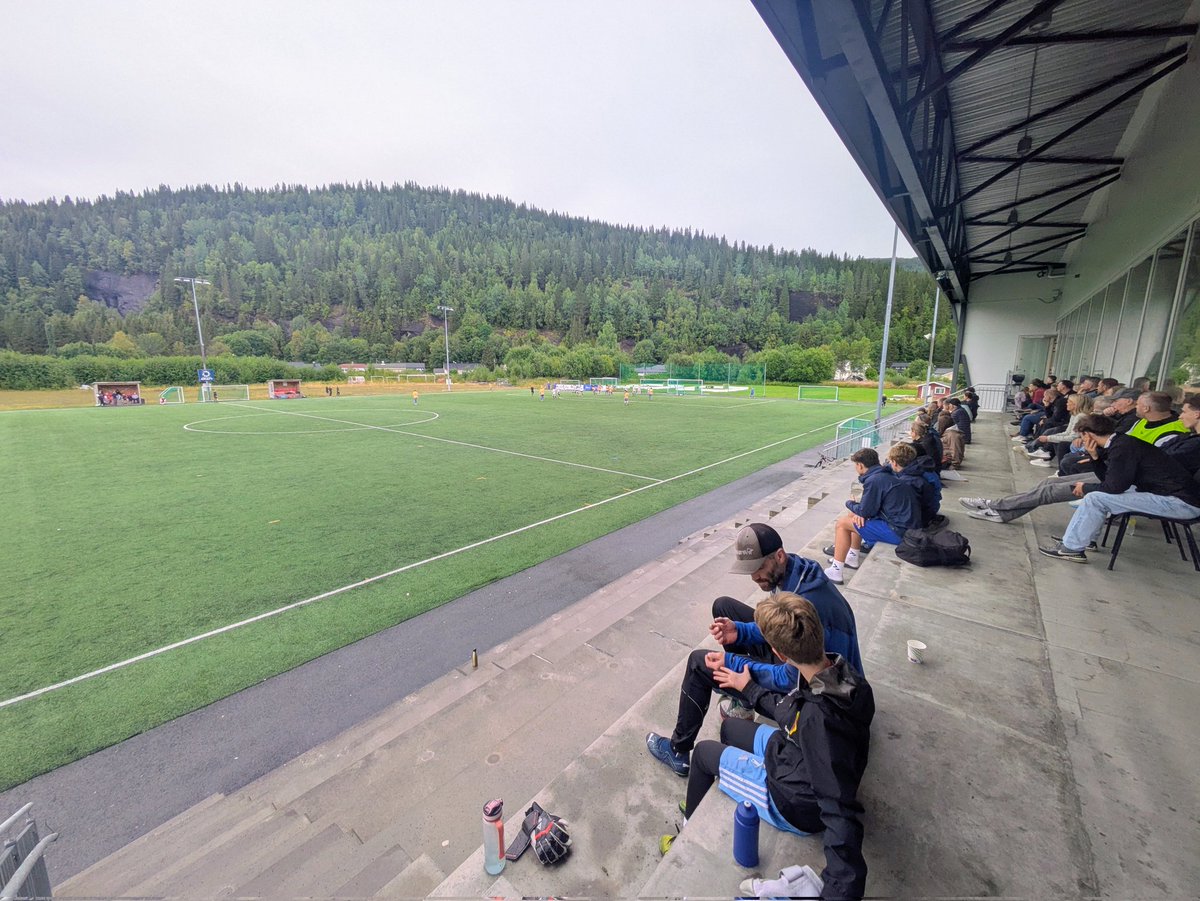 Bossmo &amp; Ytteren IL - Sandnessjøen IL
Ytteren KG
4 div Nordland 
#banehopping

6-2. Banehoppertur? Jeg bare forsvant oppi skauen jeg. Helt legendarisk opplegg fra tursjef Helgå fra start til slutt. Nå venter deilige 14 timer på veien bare før man er hjemme igjen.
