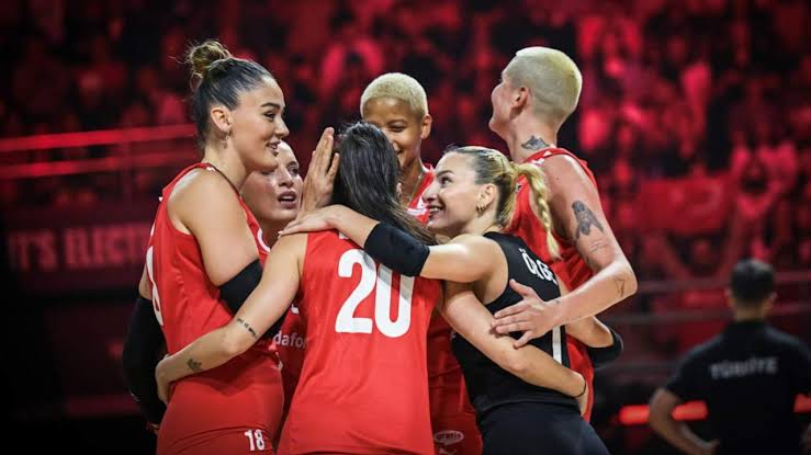 Dünya ikincisi olan Türk Kadın Voleybol Milli Takımımızı tebrik ederiz!

"Dünya spor hayatı ve spor dünyası çok mühimdir. Bu kadar mühim olan spor hayatı, bizim için daha mühimdir. Çünkü ırk meselesidir, ırkın ıslahı ve kişayişi meselesidir ve hatta biraz da medeniyet