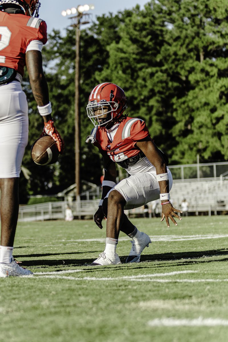 5JaedenThomas's tweet image. here are some few clips from weeks 2-3. hudl.com/v/2Sbued 3-0.. still got more work to do! @iamcoachgene @2validjay3 @johnvarlas @CSmithScout