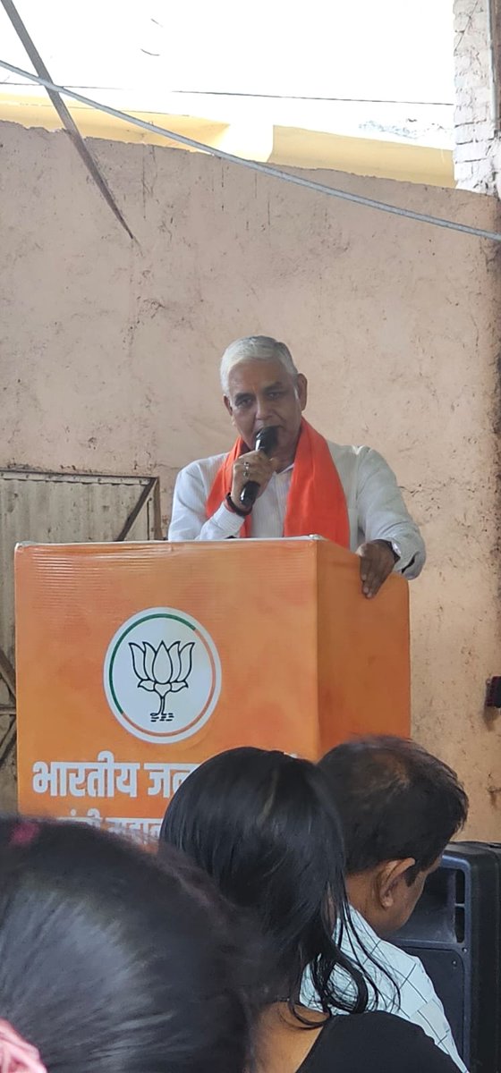 RanjitaSingh015's tweet image. आज राँची महानगर कार्यलय में भाजपा द्वारा मान.प्रधानमंत्री श्री @narendramodi  जी के जन्मदिवस के अवसर पर 17 सितम्बर से 2 अक्टुबर तक तय #सेवा_पखवाड़ा कार्यक्रम की सफलता के लिएआयोजित कार्यशाला में विधायक रांची श्री #CPSingh जी,हटिया श्री @navinjaiswal4 जी, गणेश मिश्रा जी का सन्बोधन