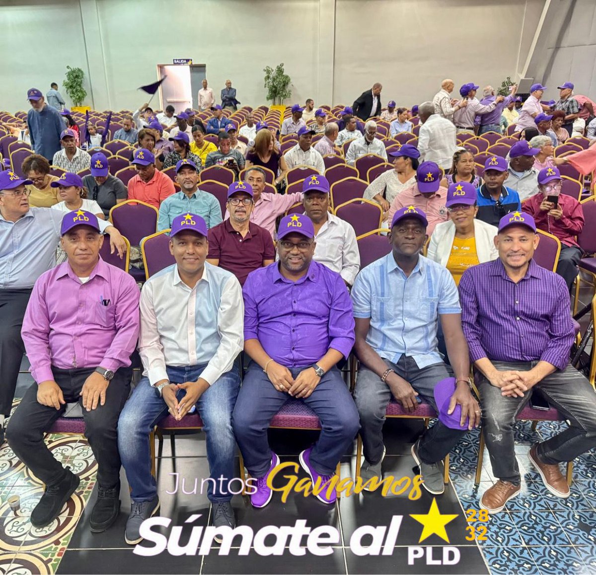 keilin_mota's tweet photo. CON ESE REPUNTE DEL PLD CUALQUIERA LO PERSIGUE Y LES MANDA SUS PERROS ATRÁS. NO HAN PODIDO CON EL PLD. #ELPLDEstáEnLasCalles
#ConElPLDSeVivíaMejor https://t.co/pSUWokoxsk