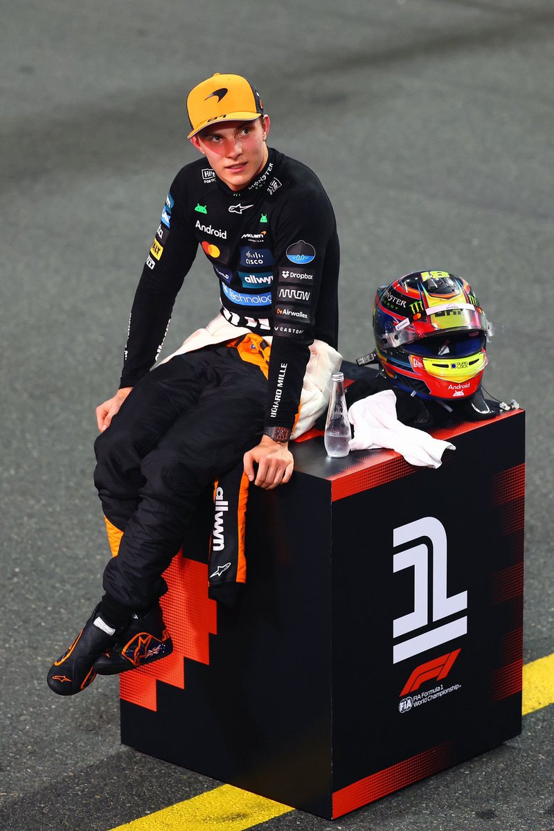 🚨 McLaren is “heavily considering ” giving Oscar Piastri a faulty engine for Baku in order to “level the playing field” for the championship. 😳

“With Lando’s engine failure at Zandvoort, it is only fair.” said Zak Brown.