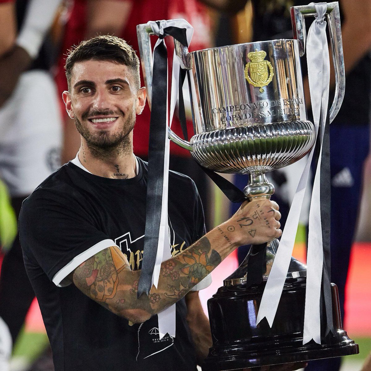 Cristiano Piccini ha anunciado su retirada del fútbol profesional.

Te deseamos lo mejor en esta nueva etapa, <a href="/crispiccini/">Cristiano Piccini</a> 🦇🧡

#ADNVCF