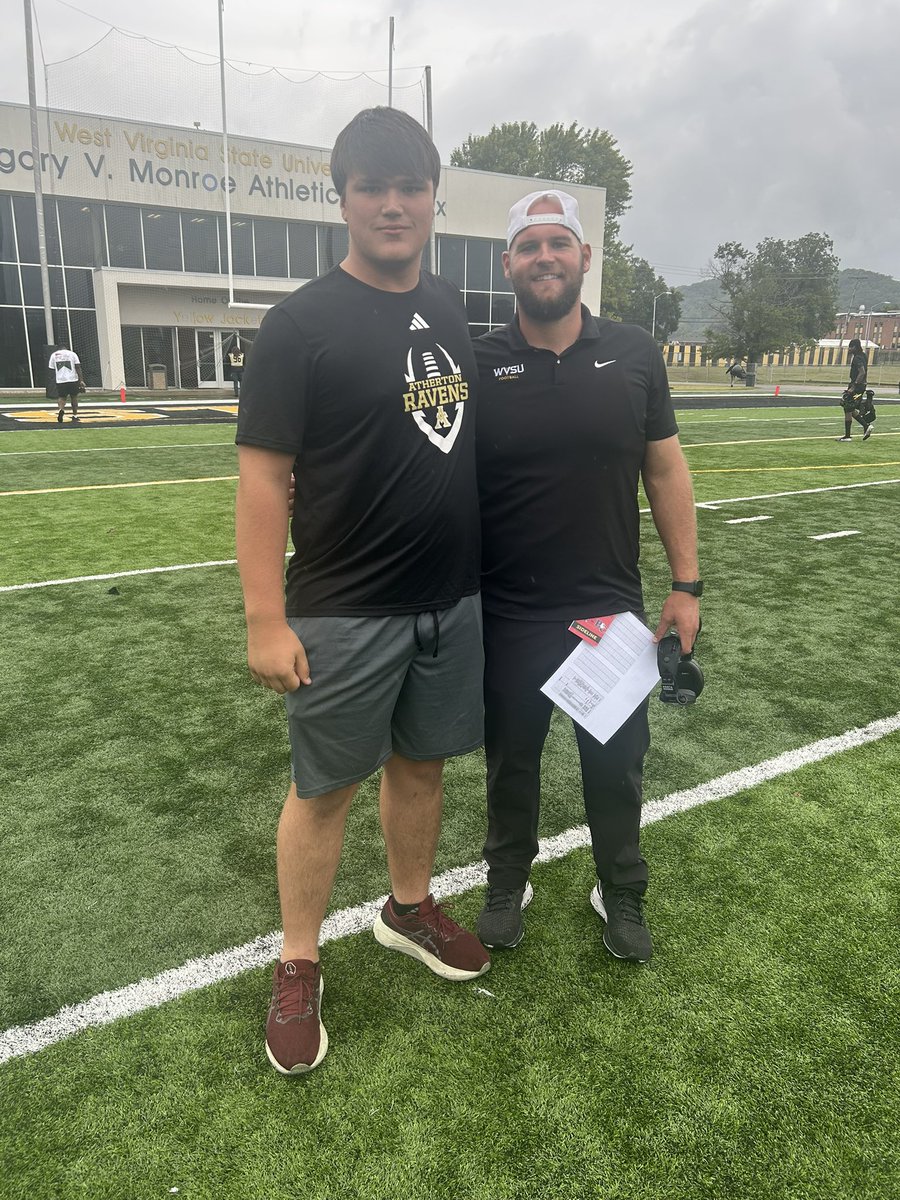 Colton Lewis 6'6" 301 OL tweet media