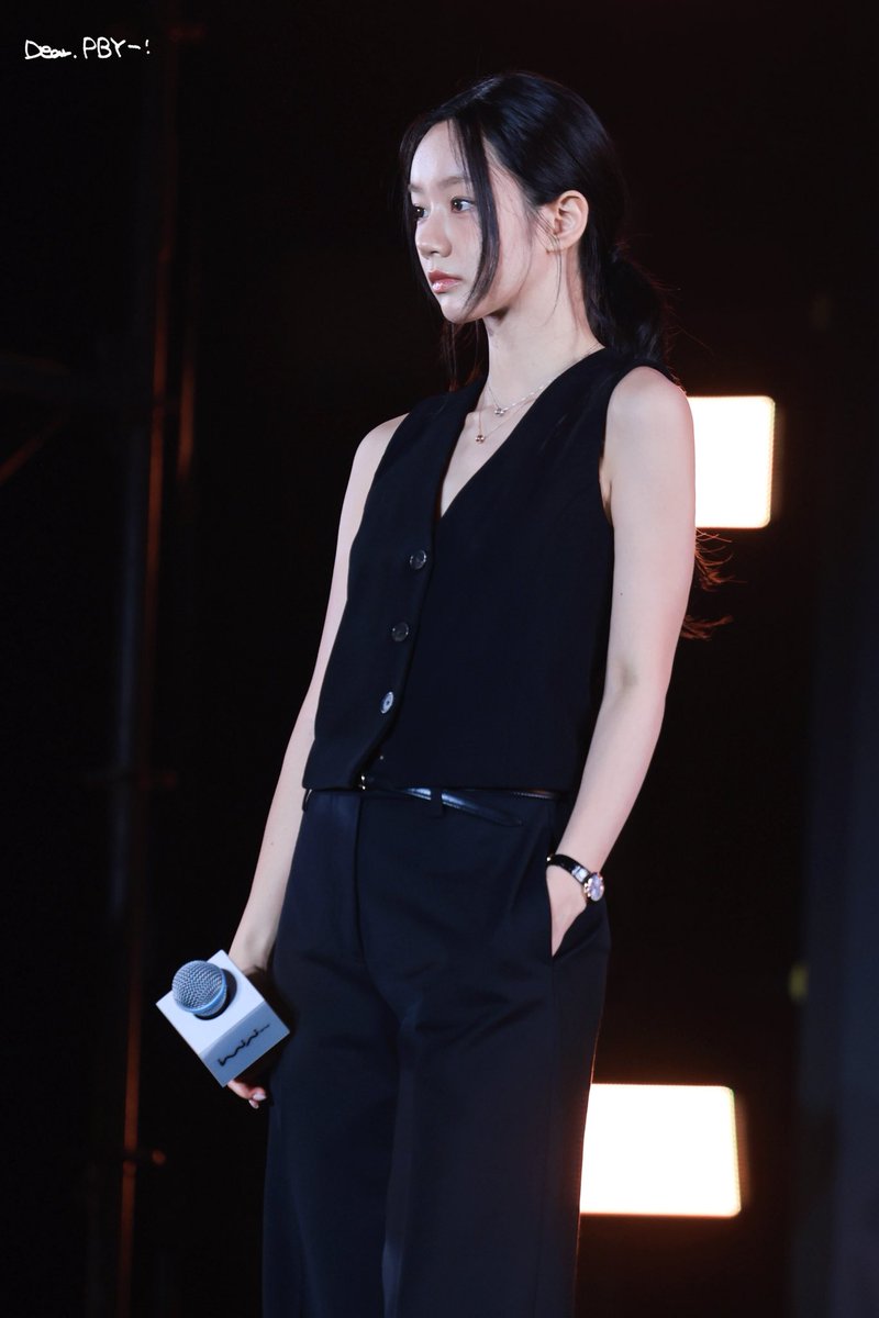 25.8.24 李惠利 人生女主·南京粉丝见面会

我永远爱 无袖西装版姐姐😍

#이혜리  #Hyeri 
<a href="/hyeriherihey/">이혜리</a>