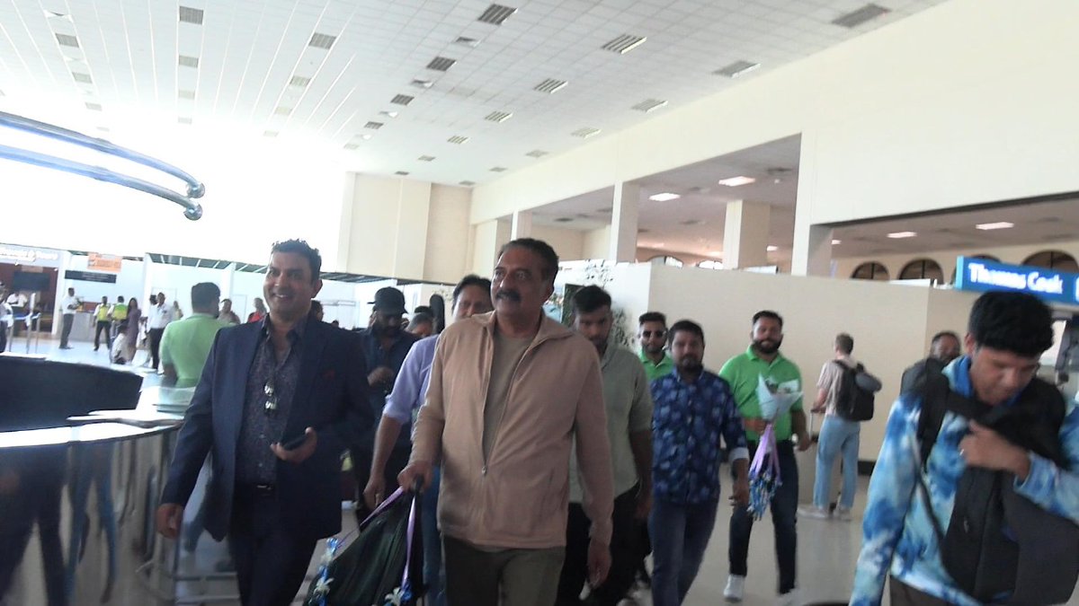 DailyNews_lk's tweet image. Actor Prakash Raj Arrives in Sri Lanka for “Song of Resilience”

More Info &amp;gt;&amp;gt;&amp;gt; dailynews.lk/?p=851663

#ActorPrakashRaj #SriLankaVisit #SongofResillience #BIA #Kandy #DailyNews #SriLanka #LKA #SL