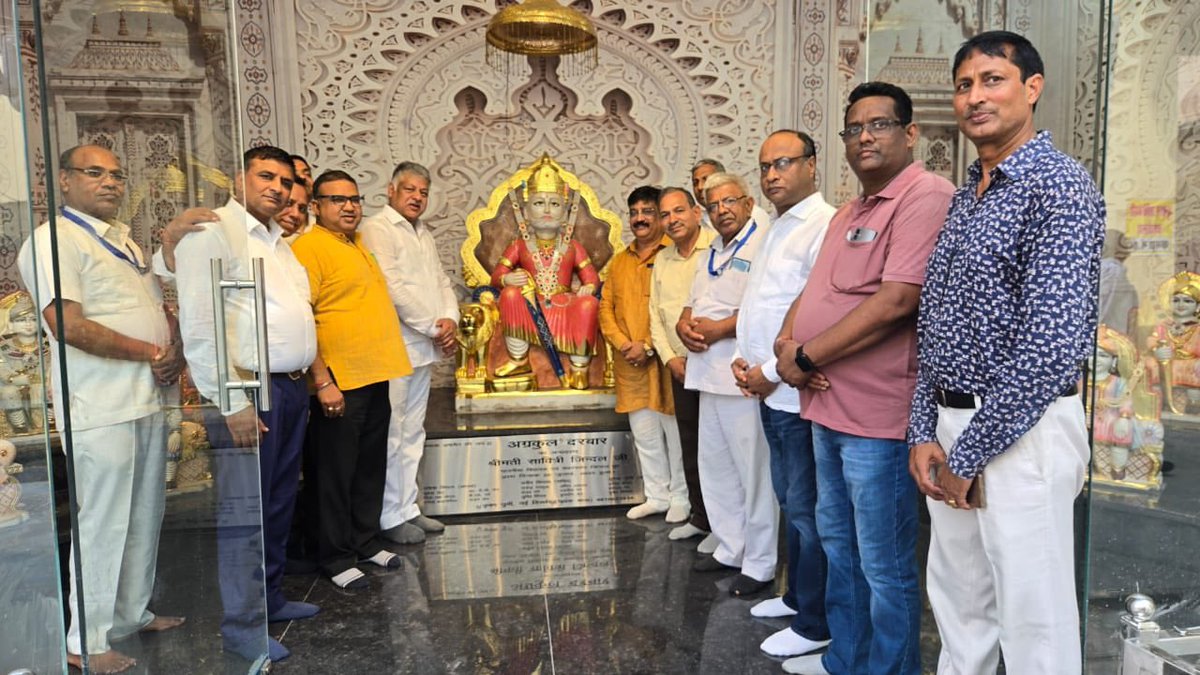 ashokbuwaniwala's tweet image. जींद अग्रवाल धर्मशाला में महाराजा अग्रसेन जी की प्रतिमा पर पुष्पांजलि अर्पित की व अग्रवाल वेलफेयर सोसायटी के अध्यक्ष राकेश सिंघल के द्वारा सम्मानित किया गया।

#Jind #Haryana