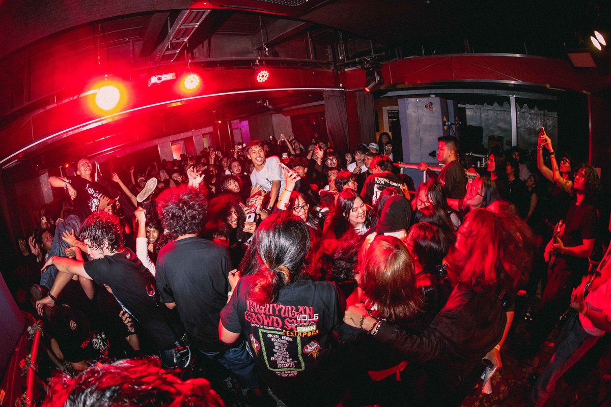 kegocek, tapi gak jadi gol karena kami punya pertahanan sekuat puyol (kalian) 💪🏼