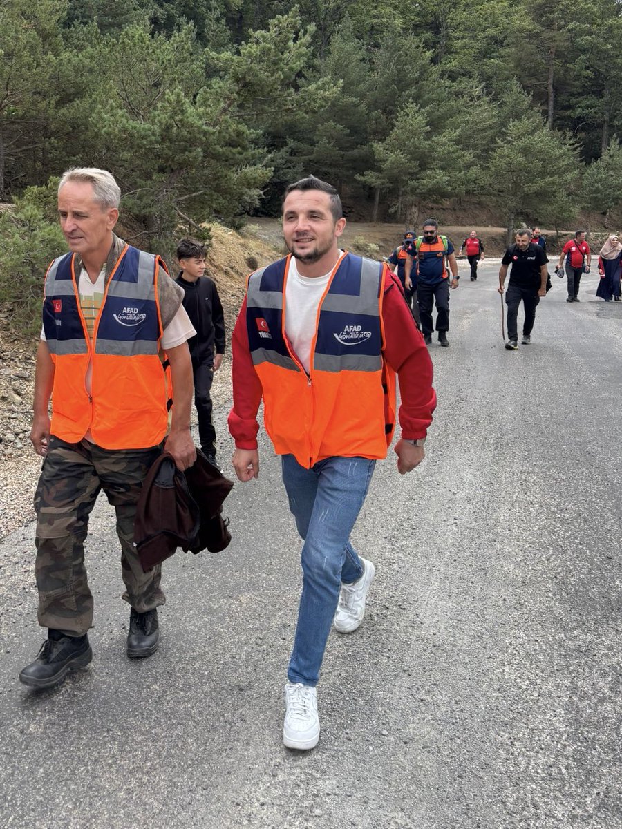 AFAD_Tokat's tweet photo. Topçam Mesire Alanında Destek AFAD Gönüllüsü etkinliğini gerçekleştirdik.

Sabah kahvaltısı, doğa yürüyüşü, eğitici ve eğlendirici oyunlar ile afete hazırlık bilincini güçlendirirken ekip ruhumuzu da pekiştirdik. https://t.co/sSEdG7YrFv