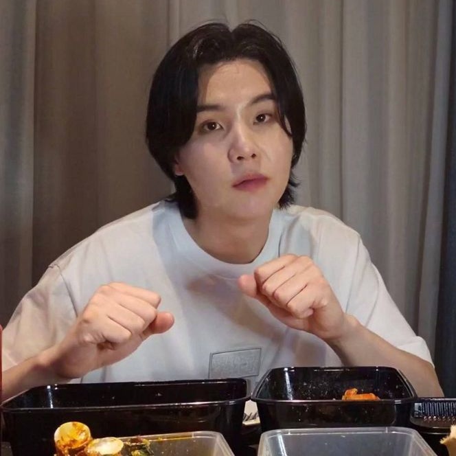 grrrr, he attacs (0% damage but shhhh)