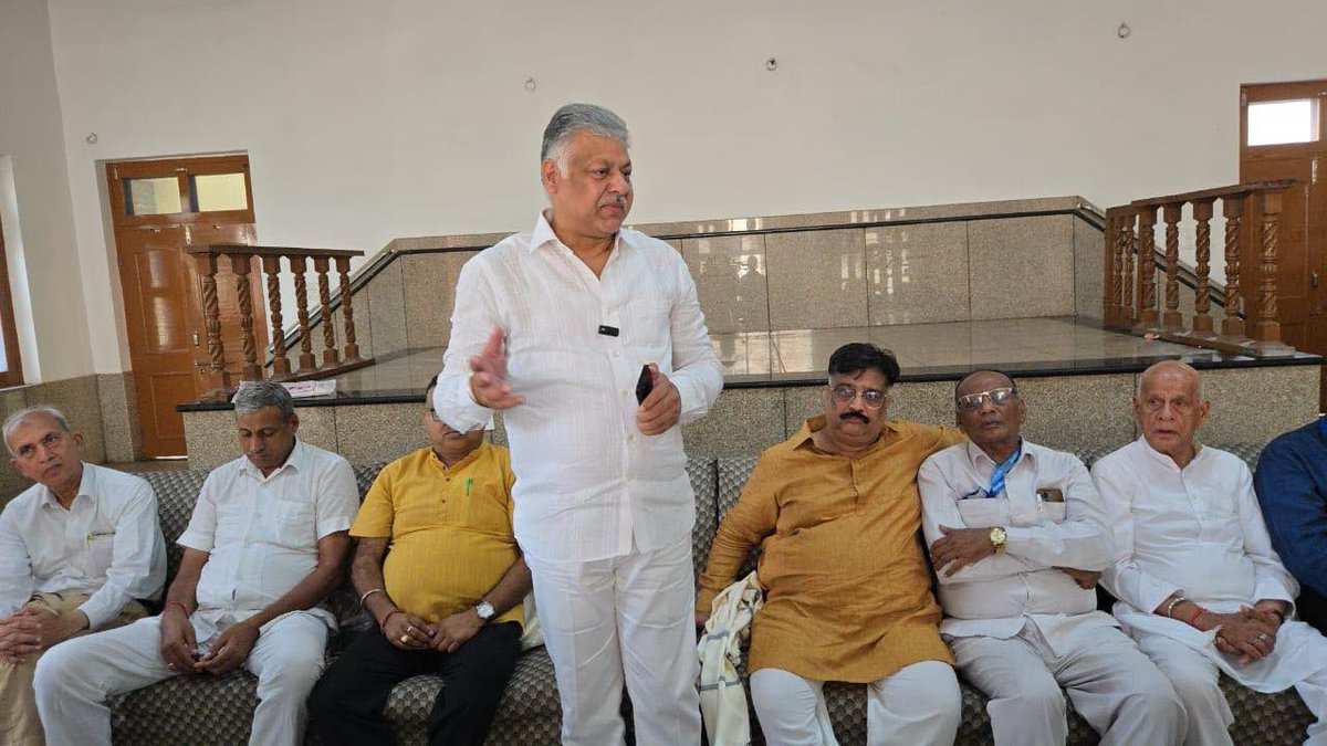 ashokbuwaniwala's tweet image. जींद मे राष्ट्रीय जन उद्योग व्यापार संगठन के द्वारा आयोजित बैठक में भागीदारी की। व्यापारियों की समस्याओं के विषय पर चर्चा की।

#Jind #Haryana