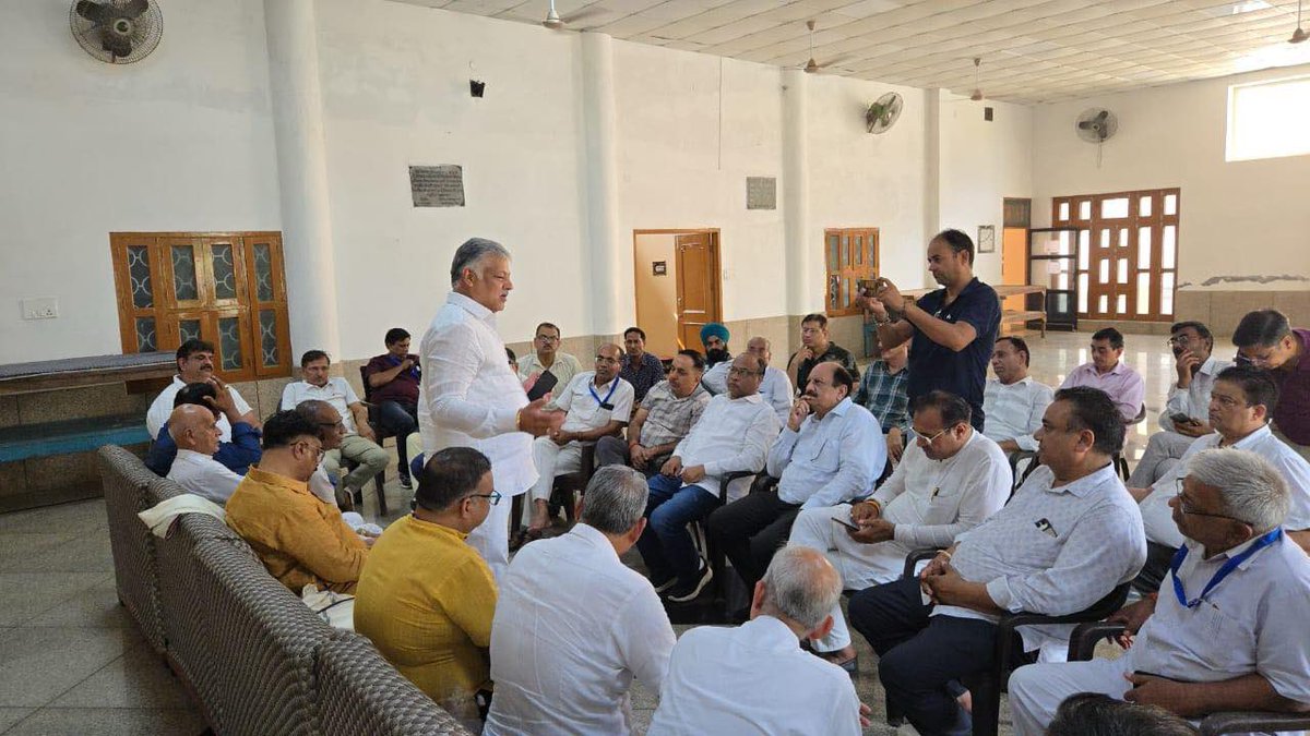 ashokbuwaniwala's tweet image. जींद मे राष्ट्रीय जन उद्योग व्यापार संगठन के द्वारा आयोजित बैठक में भागीदारी की। व्यापारियों की समस्याओं के विषय पर चर्चा की।

#Jind #Haryana