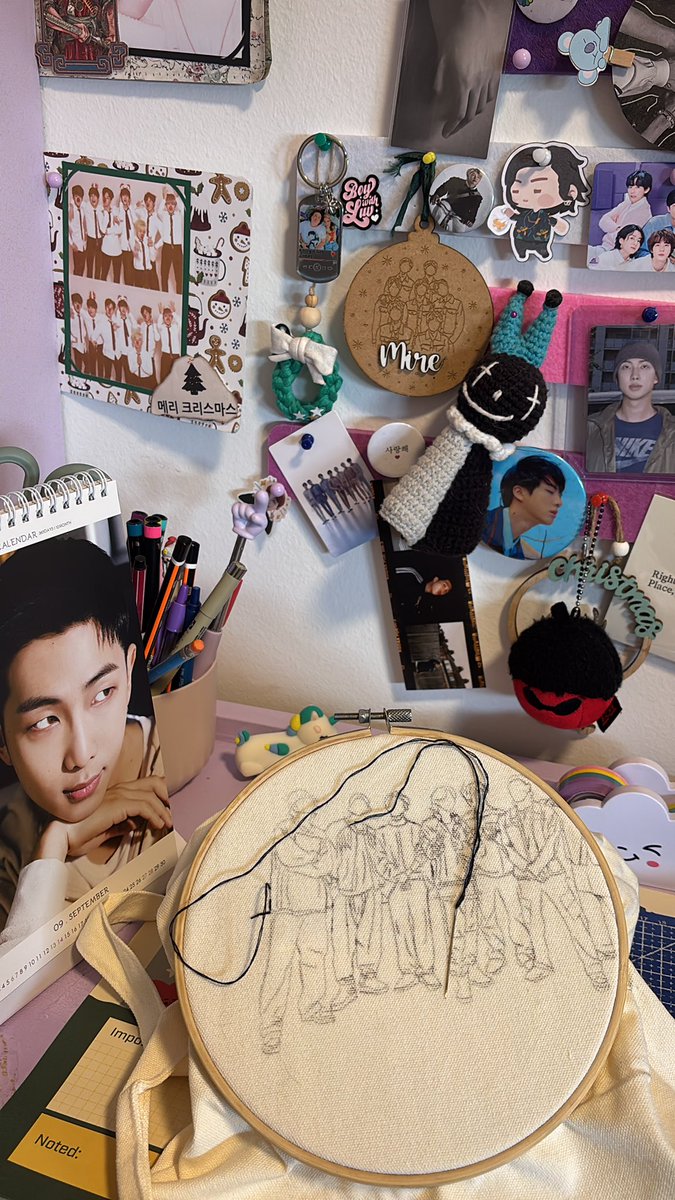 mireia30's tweet image. Feliz tarde de domingo, mutis.
#BTS
#RUNBTS