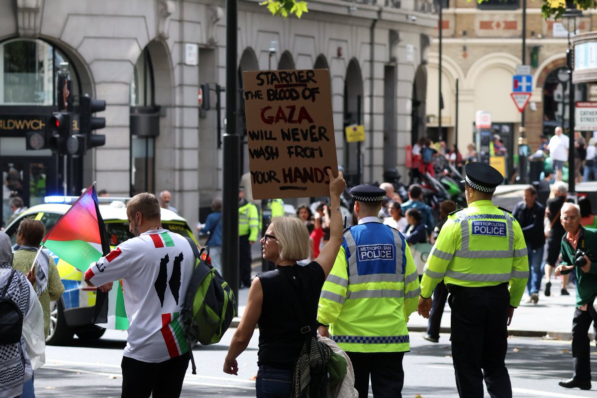 JoshRaven96's tweet photo. Last few from the March for Palestine - London 06/09 https://t.co/Cg6fpxJNqj