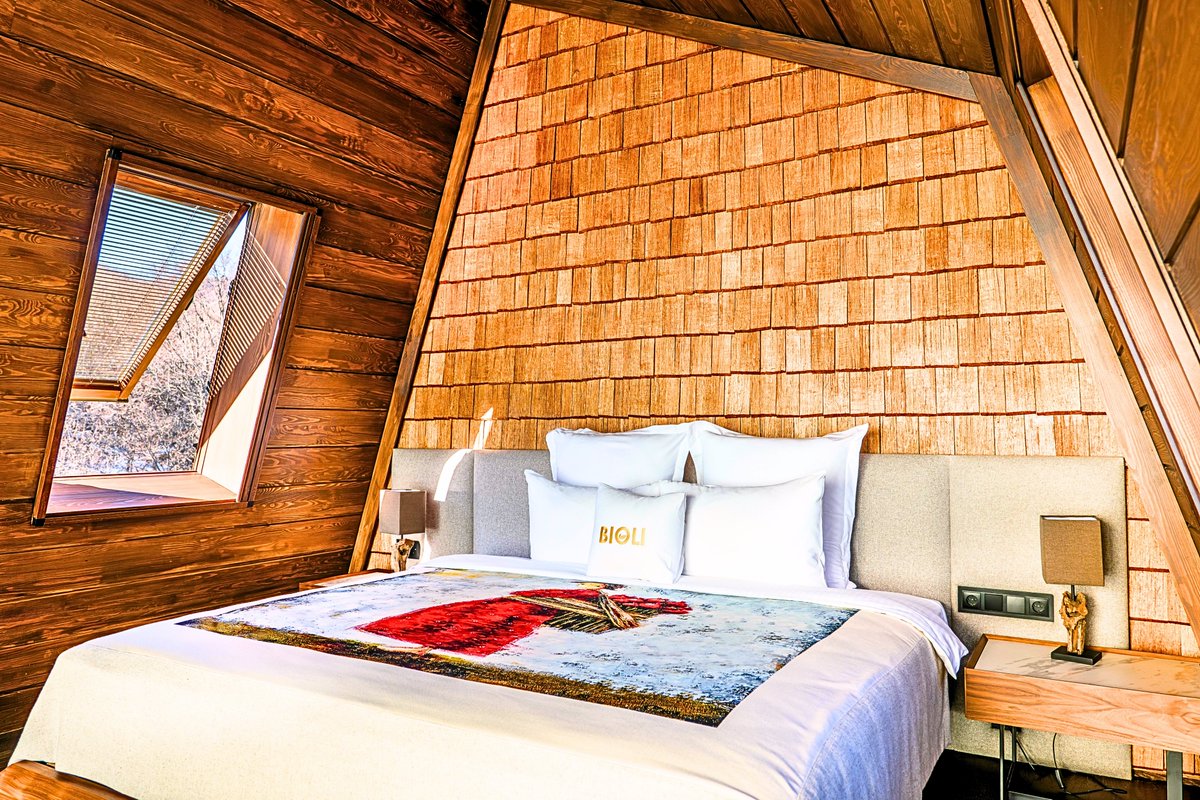 A stylish #attic with a qaint little #bedroom 

#luxury #interiordesign #luxuryrealestate #newhome #architecture #house
#homesweethome #realestateinvesting #luxuryhomes #realestatelife #business #design #realestateinvestor