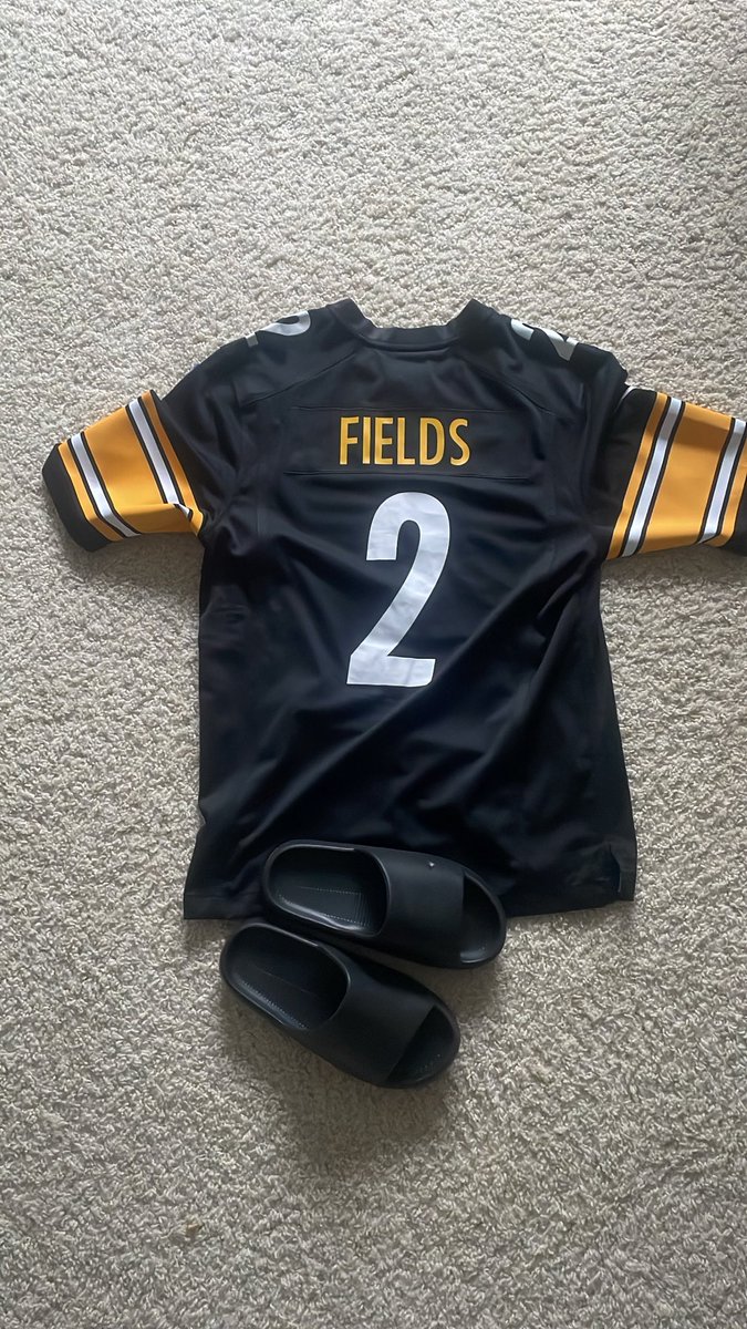 CardEssentials tweet media