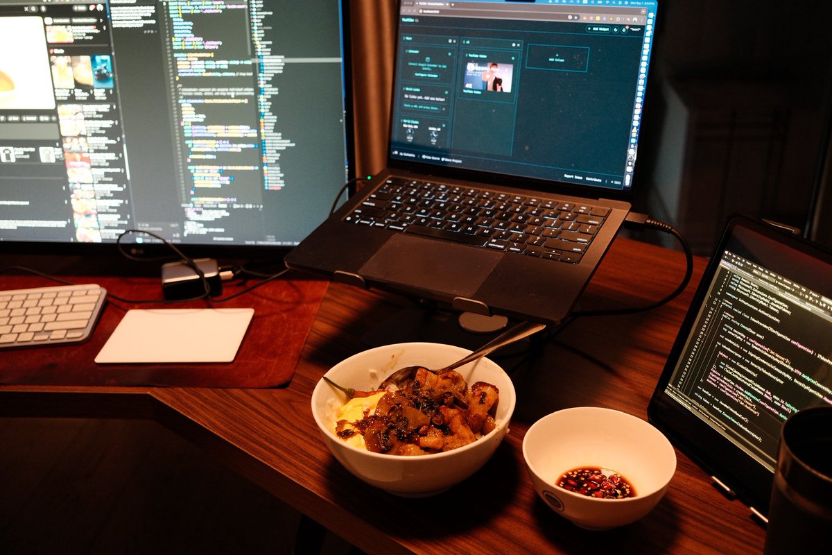 datxn_me's tweet image. A solo dev and his happy space.
In my 30s, first time without the secure of a stable job for a long time, and a lot of uncertainty ahead…
But still feel lucky that I have health, a place to live, fav. food to eat, people I love… those enough to keep me going, reaching my dream