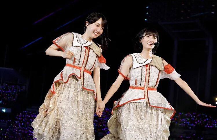 乃木坂46 - マナティー Riff アームウォーマー付き ボーダー トップス 定価 ¥4,559