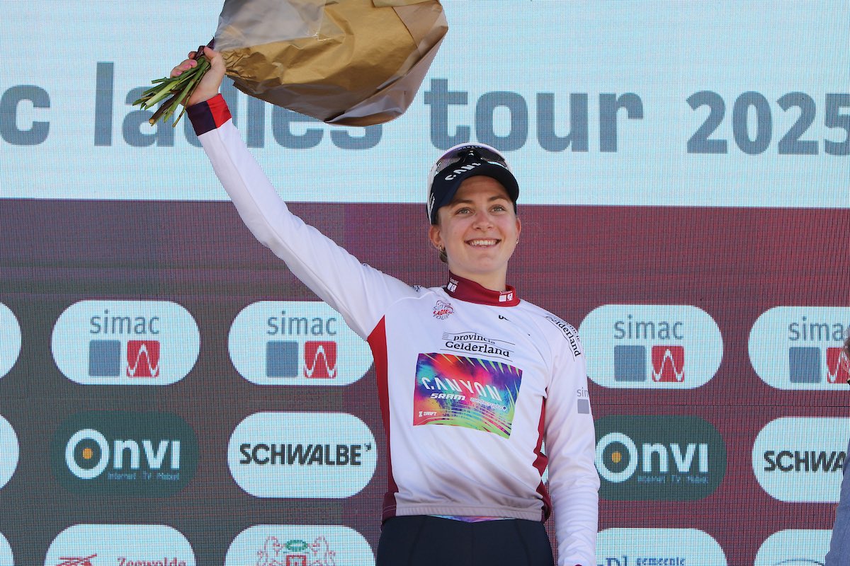 ladiestour's tweet photo. 🚴‍♀️De beste jongere is net als vorig jaar 🥇@Backstedt_Zoe🇬🇧 @WMNcycling 
🥈Cat Ferguson🇬🇧 @Movistar_Team 45 sec
🥉Nienke Veenhoven🇳🇱 @visma_lab_women 1.15 minuten 

#SLT2025 #UCIWWT https://t.co/wiSDGdTMGZ