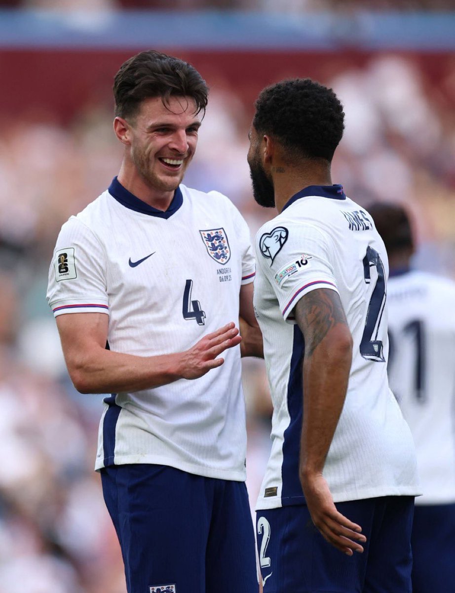 🚨 | Declan Rice on Reece James:

🗣️“I told him to join Arsenal… he laughed and said, ‘I want trophies.’”