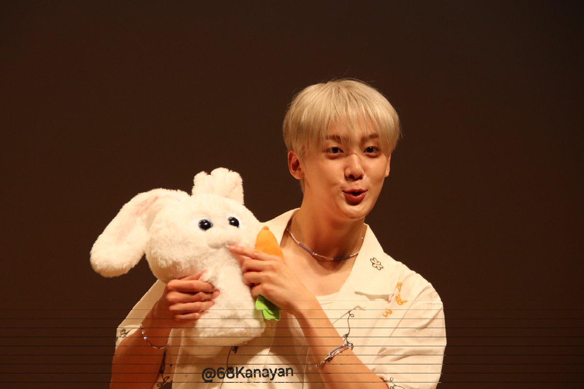 68Kanayan's tweet photo. 🐰🥕
#윤산하 #YOONSANHA #ユンサナ
#아스트로 #ASTRO https://t.co/vUydByYVBm