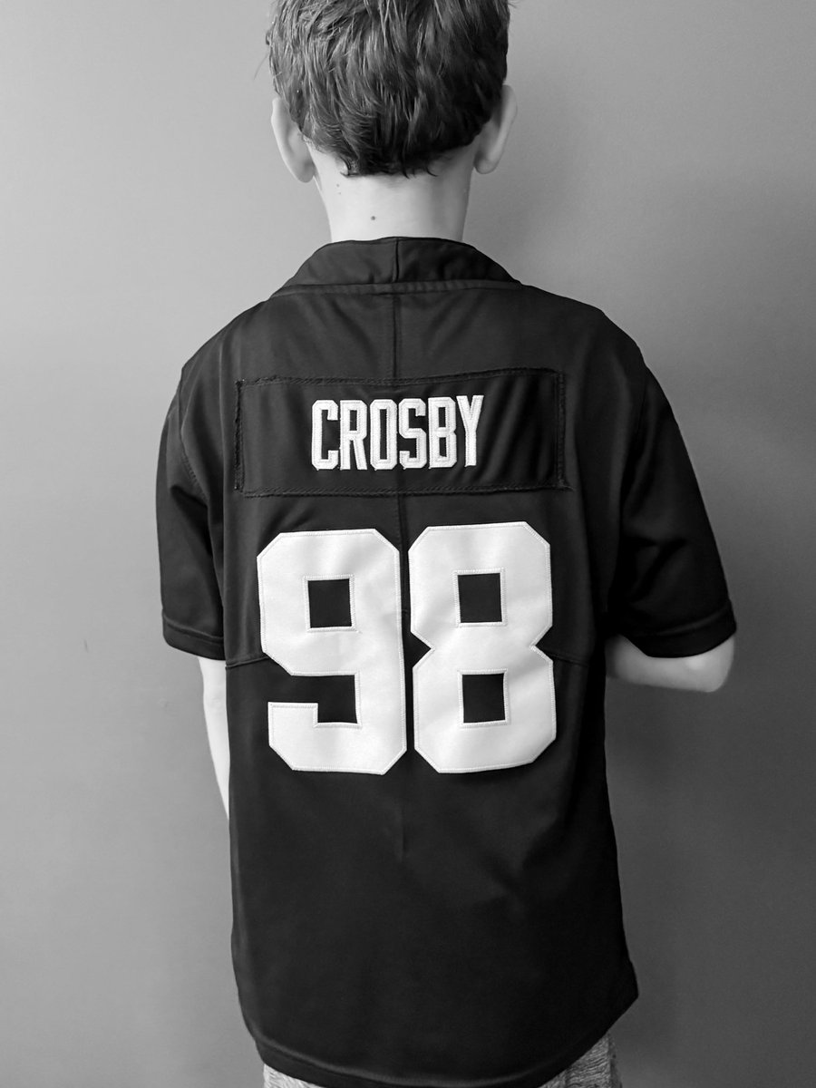 VILLAPIANO (@villapiano41) on Twitter photo Grandson game day ready…
<a href="/Raiders/">Las Vegas Raiders</a> <a href="/CrosbyMaxx/">Maxx Crosby</a> <a href="/FoundationMaxx/">Maxx Crosby Foundation</a> #RaiderNation Grandson game day ready…
<a href="/Raiders/">Las Vegas Raiders</a> <a href="/CrosbyMaxx/">Maxx Crosby</a> <a href="/FoundationMaxx/">Maxx Crosby Foundation</a> #RaiderNation