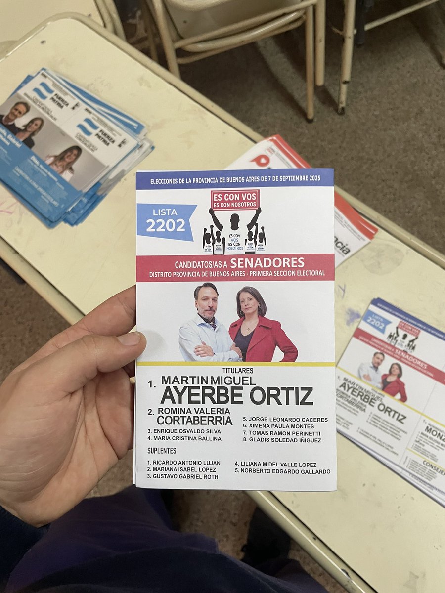 Ayerbe te saludan los soldados de Peron