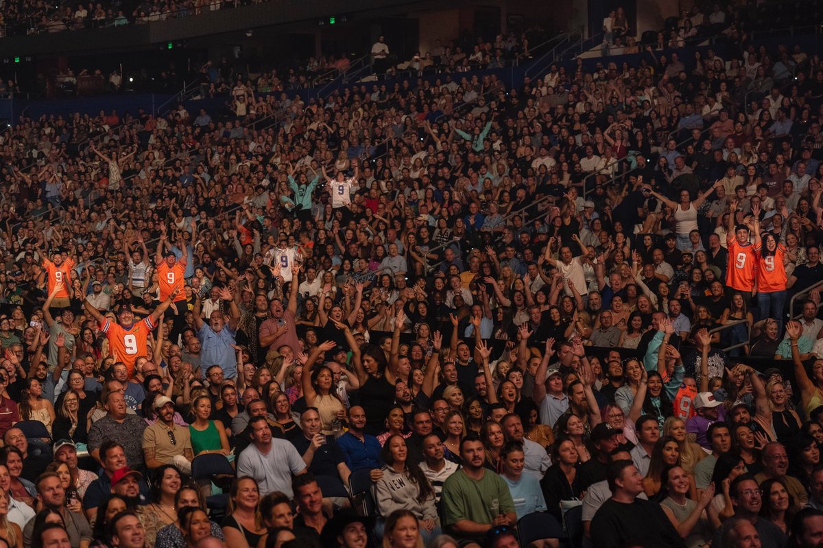 AdamSandler's tweet photo. Fantastic time hanging out with you all. Thank you, Tampa @benchmark_arena https://t.co/eOSP2TDohl