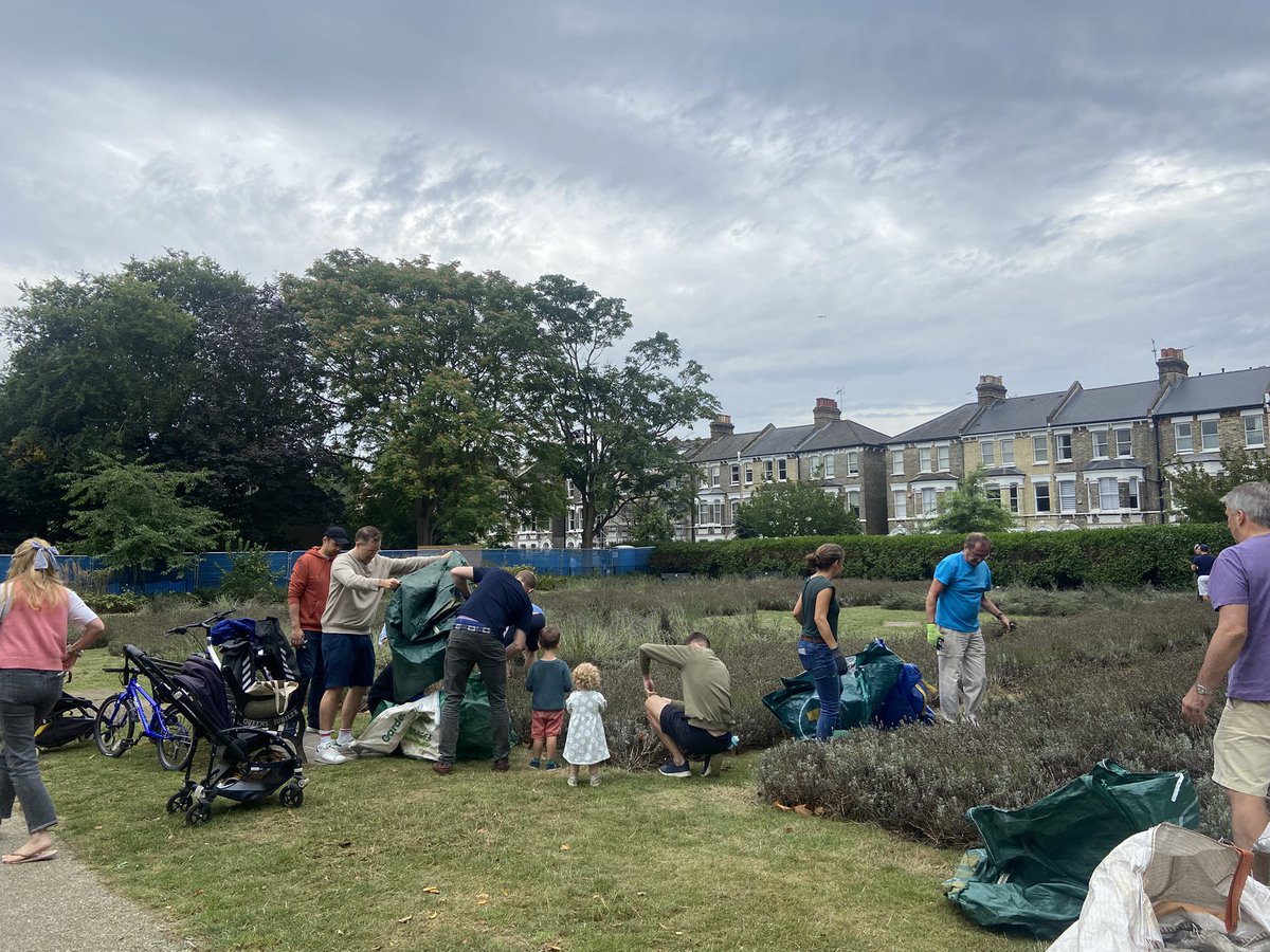 Back to school/work blues? We saved the best event of summer til last! Pls come to harvest lavender flowers 13 &amp; 14 September 10am to 4pm both days. All welcome but no dogs #vauxhall #lavender <a href="/VauxhallFarm/">Vauxhall City Farm</a> <a href="/WyvilPrimary/">Wyvil Primary School</a> <a href="/StStephensLancs/">St Stephen’s CE Primary School</a> <a href="/AshmolePrimary/">Ashmole Primary School</a>