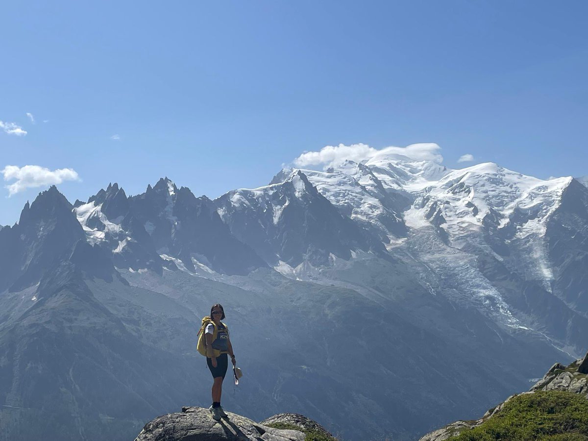 Han sido un par de domingos sin sumar (entiéndase “par” canario) , perdida en las montañas cuál dora la exploradora, cuando sume todos los kms, los dono para <a href="/KMSxELA/">KMSxELA</a> 🏔️🏃🏽‍♀️‍➡️🙌🏽🥾✨🚐  Y ya, a por septiembre … ganitas de otoño 🍂