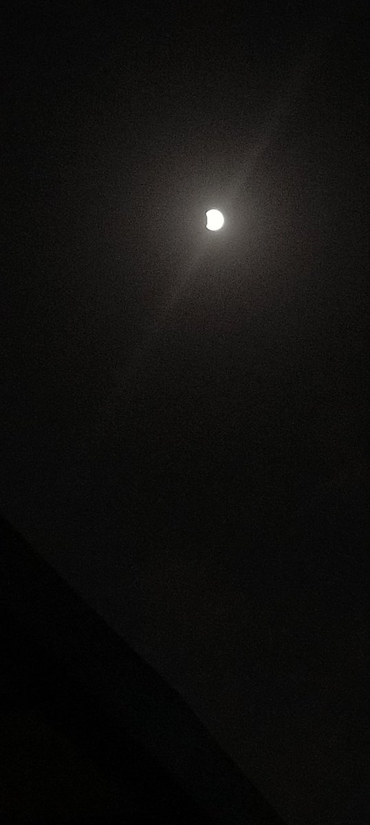 viraganoor's tweet photo. #LunarEclipse #Vadodara #Startstage https://t.co/mhlFL8Ypig