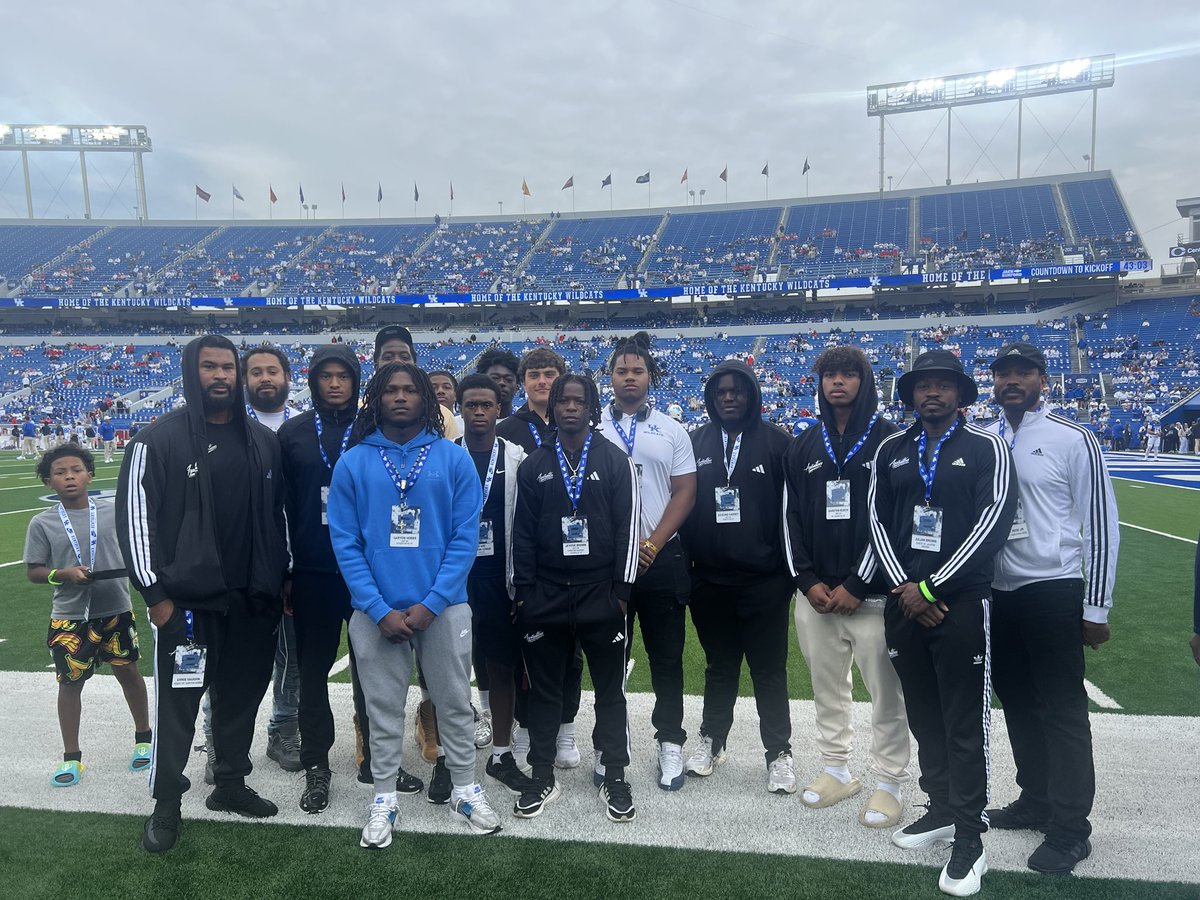 Zai’Vion Meads (@ziggy41_) on Twitter photo Group full of ballers. You are who you train with! Me and my <a href="/Aspirationsgym/">C.Vaughn@Aspirations</a> brothers yesterday at <a href="/UKFootball/">Kentucky Football</a>
🟡🟣 <a href="/JaHeisman/">Ja’Hyde Brown</a> <a href="/garyonhobbs4/">garyonhobbs</a> <a href="/ReidGrayden/">Grayden Reid</a> <a href="/AllenEvans_0/">Allen “LA” Evans IV</a> <a href="/SebastianBlue15/">Sebastian Blue</a> <a href="/JuleoneC/">juleone carney</a> <a href="/k_busch15/">Karsten Busch</a> <a href="/TearewilsonT/">Teare</a> Group full of ballers. You are who you train with! Me and my <a href="/Aspirationsgym/">C.Vaughn@Aspirations</a> brothers yesterday at <a href="/UKFootball/">Kentucky Football</a>
🟡🟣 <a href="/JaHeisman/">Ja’Hyde Brown</a> <a href="/garyonhobbs4/">garyonhobbs</a> <a href="/ReidGrayden/">Grayden Reid</a> <a href="/AllenEvans_0/">Allen “LA” Evans IV</a> <a href="/SebastianBlue15/">Sebastian Blue</a> <a href="/JuleoneC/">juleone carney</a> <a href="/k_busch15/">Karsten Busch</a> <a href="/TearewilsonT/">Teare</a>