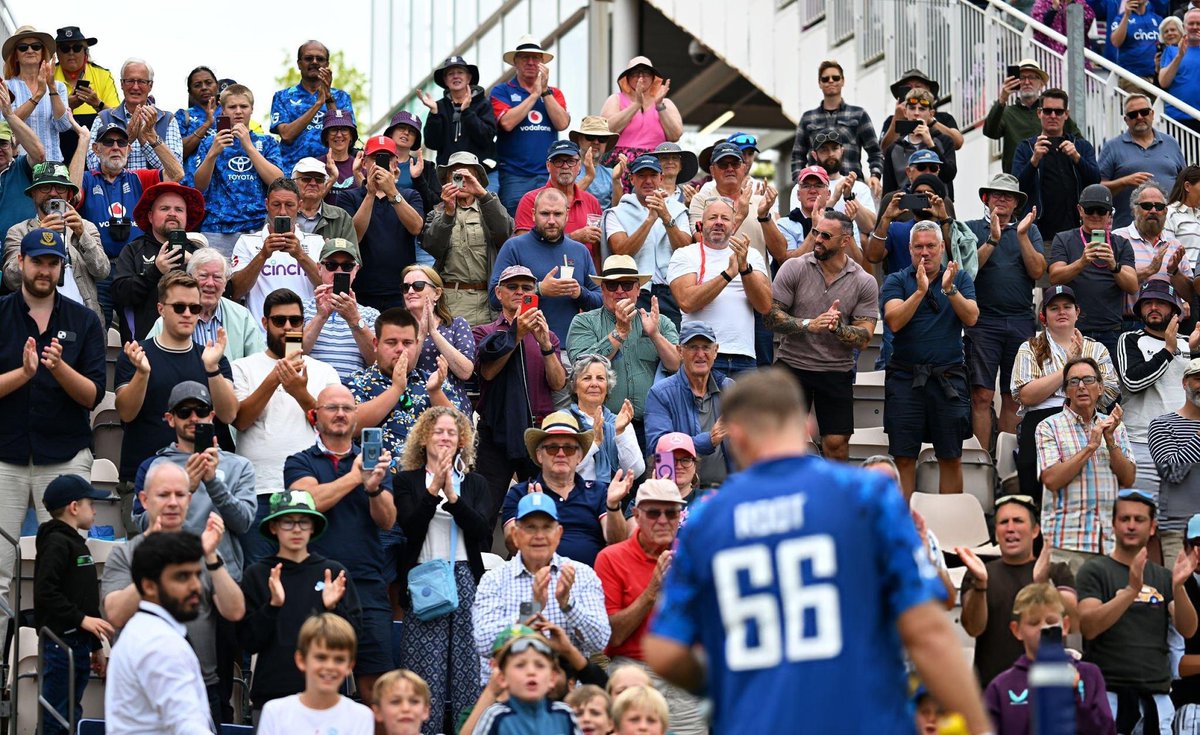 After Today's match, Joe Root Now at 6th Place In Most Intl Centuries in Wins!

Most Intl Centuries in Wins

58 - Kohli (Out of 82)
55 - Ponting (Out of 71)
53 - Sachin (Out of 100)
41 - Rohit (Out of 49)
40 - Amla (Out of 55)
39 - 𝗥𝗼𝗼𝘁 (Out of 58)*